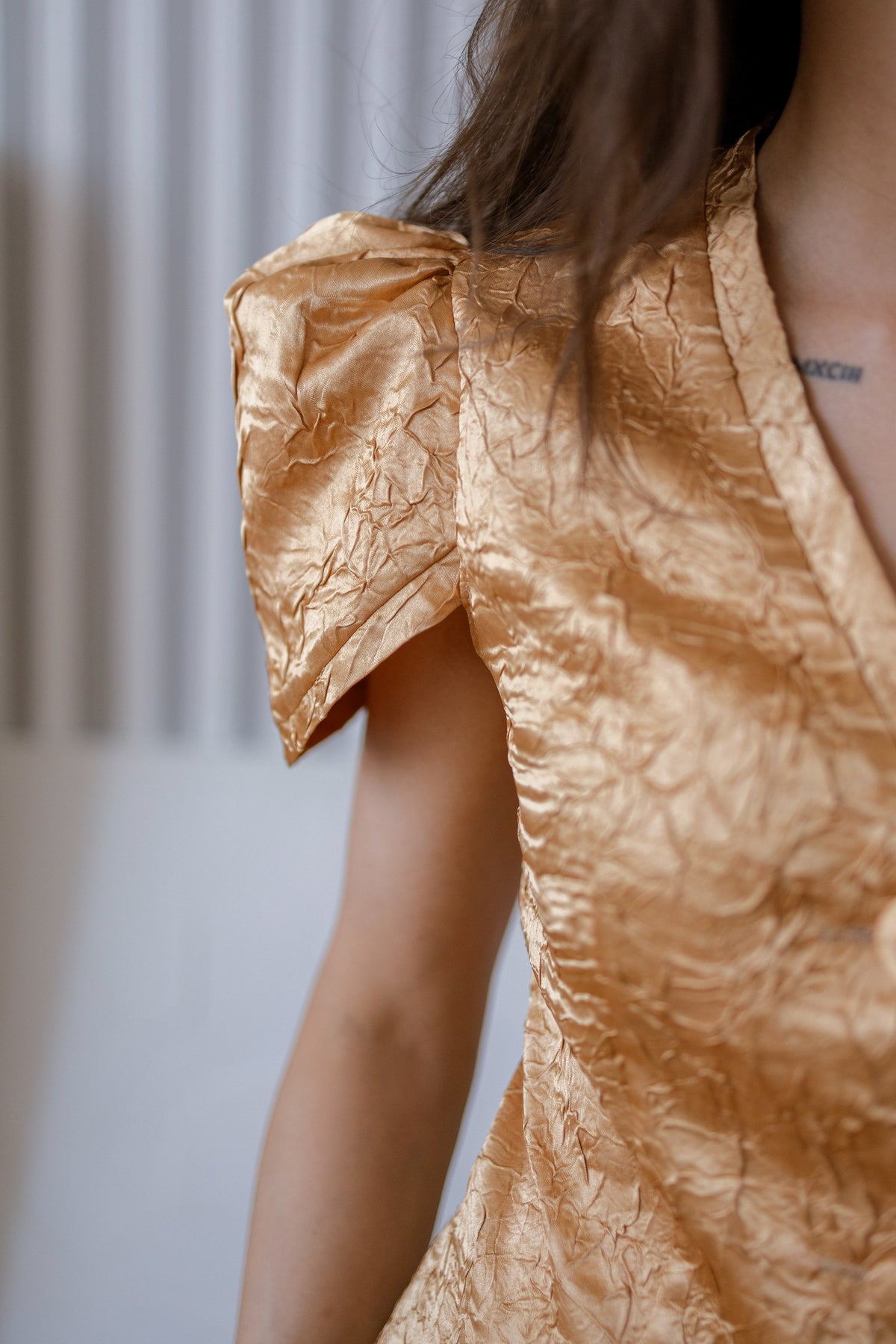 Crinkled silky top