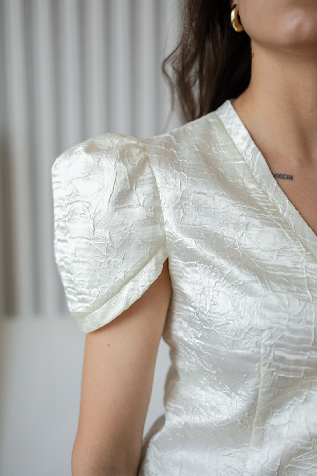 Crinkled silky top