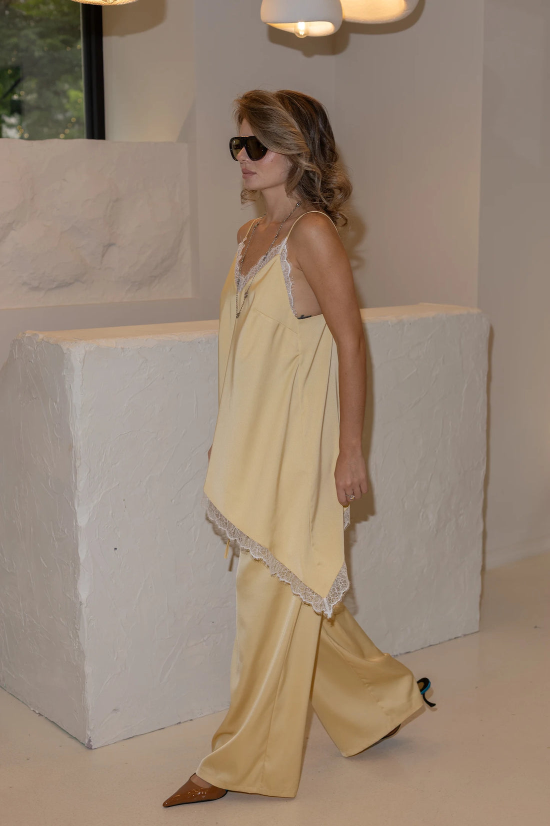 Asymmetric silky top